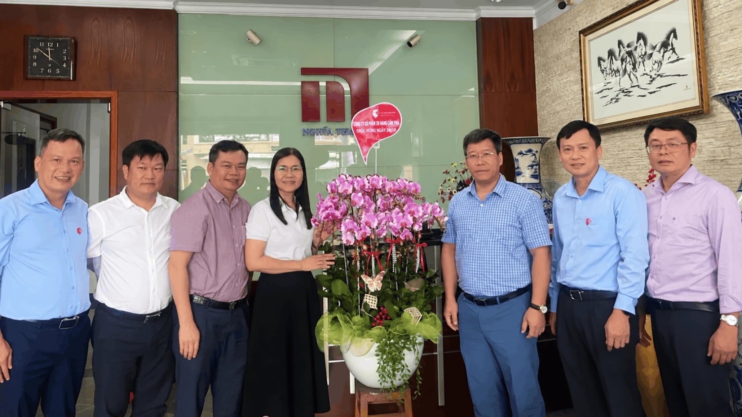 Xi măng Cẩm Phả tri ân khách hàng nhân ngày Phụ nữ Việt Nam